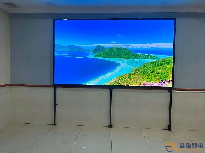 小間距LED智能顯示屏有哪些優(yōu)勢？